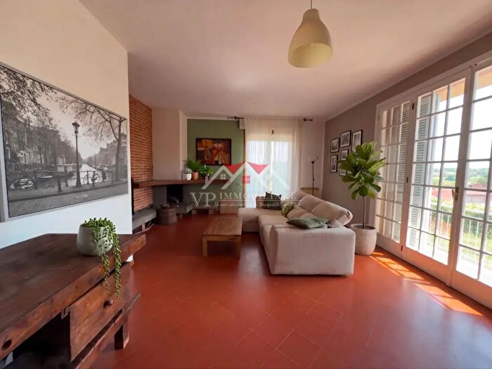 Casa con 5 locali in vendita in Pomarance
