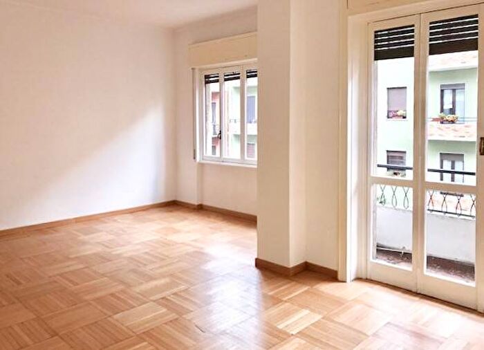 Appartamento quadrilocale in affitto in Quadronno Crocetta, Milano