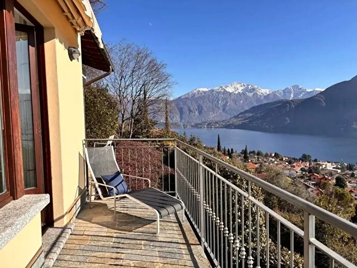 Casa con 5 locali in vendita in Tremezzina