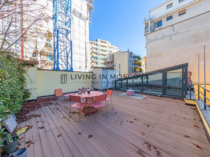 Appartamento quadrilocale in affitto in Via Varese, Moscova, Milano