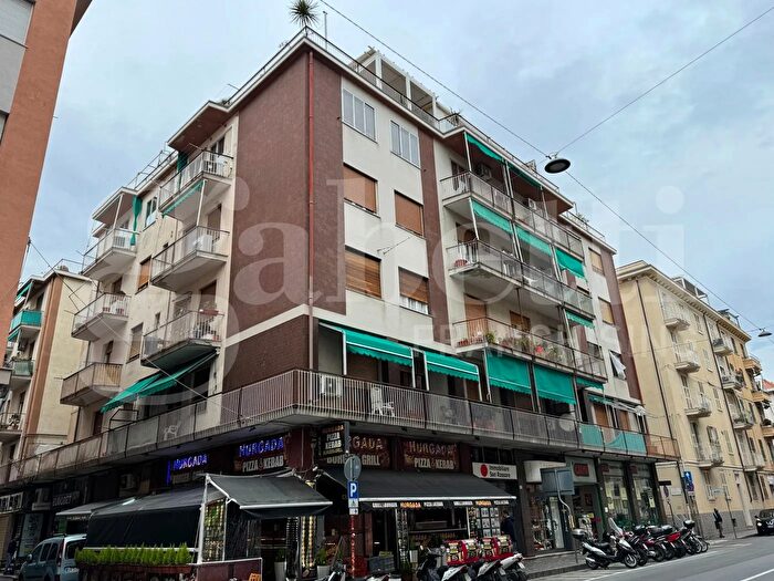 Appartamento trilocale in vendita in Via Sibelli Bogliolo, Alassio