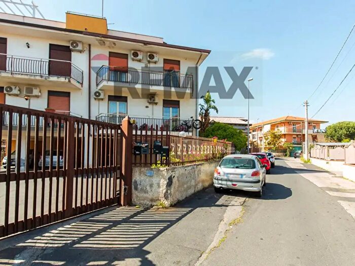 Appartamento trilocale in vendita in Via del Pino, Misterbianco