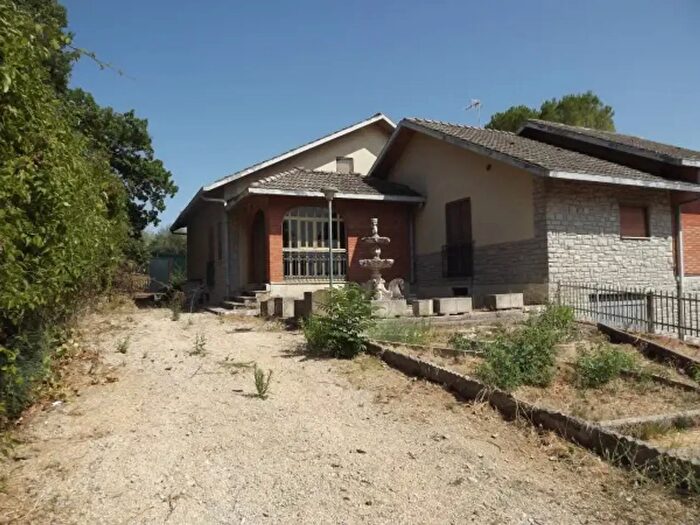 Casa con 6 locali in vendita in Via Colle della Lombarda, Perugia