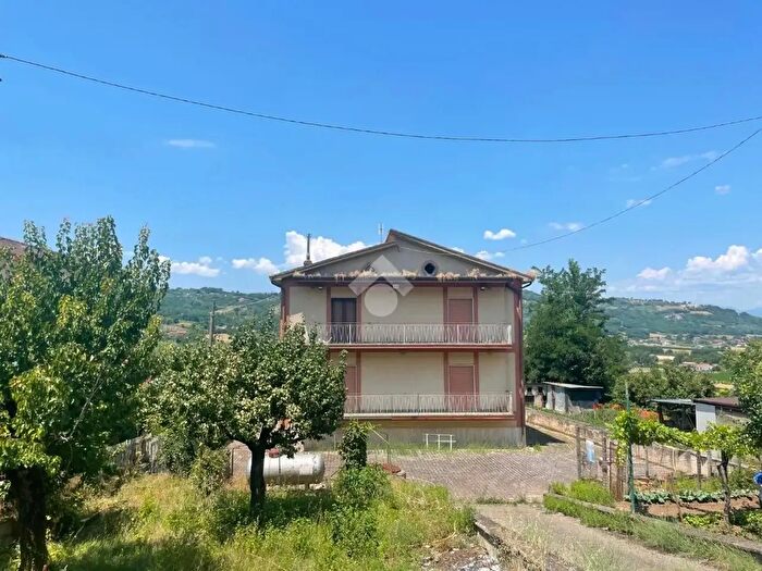 Appartamento con 5 locali in vendita in Cda Motta Valle, Sant'Angelo A Cupolo