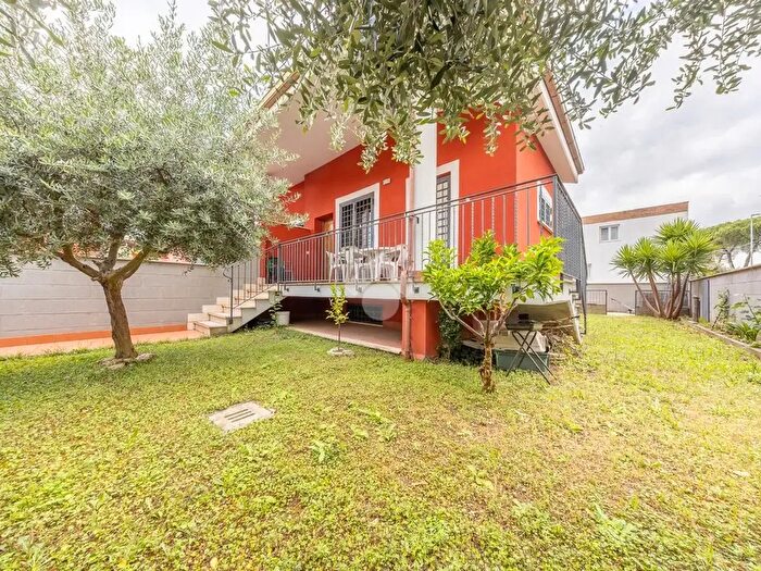 Casa trilocale in vendita in Via Bottidda, Roma
