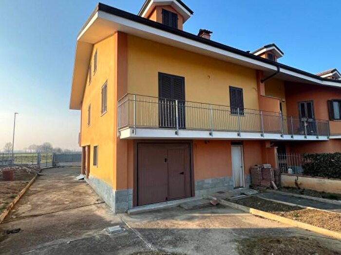 Casa con 6 locali in vendita in Strada della Valle, Lombriasco