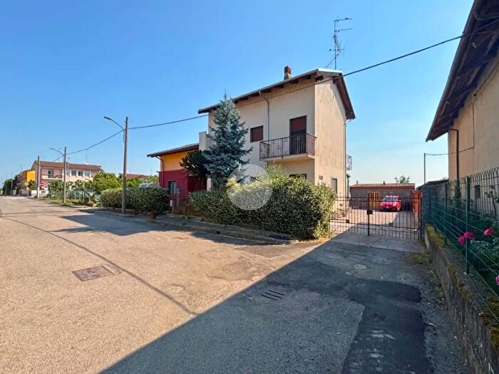 Casa quadrilocale in vendita in Via Egitto, Vercelli