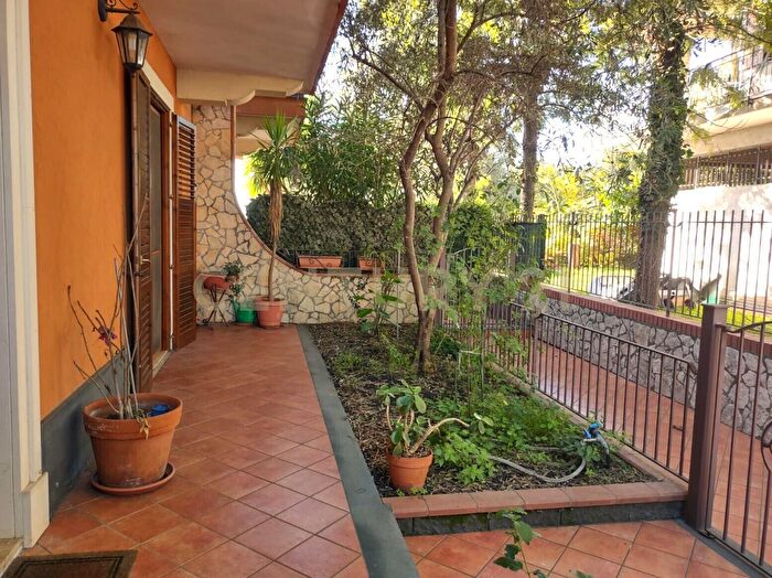Casa con 5 locali in vendita in Via Luciano Maugeri, Santa Venerina