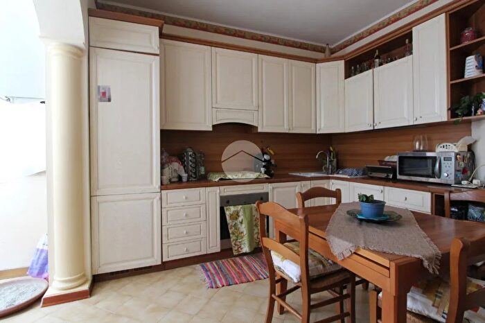 Appartamento quadrilocale in vendita in Via Inserra, Palermo