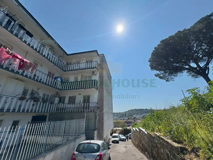 Appartamento trilocale in vendita in Traversa IV di Via Pisciarelli, Pozzuoli