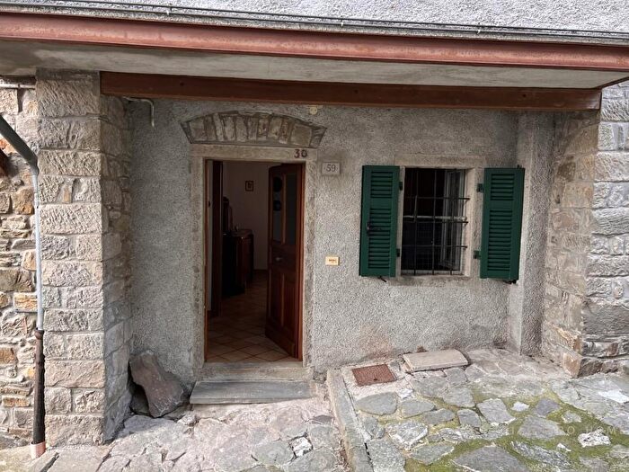 Casa con 5 locali in vendita in Via Montelungo Superiore, Pontremoli