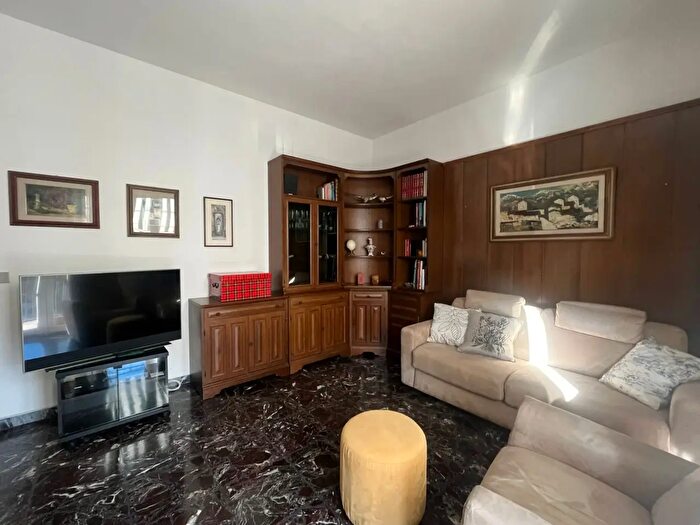 Appartamento quadrilocale in vendita in Via di Novoli, Firenze