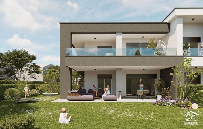 Appartamento trilocale in vendita in Via Cesare Battisti, Fino Mornasco