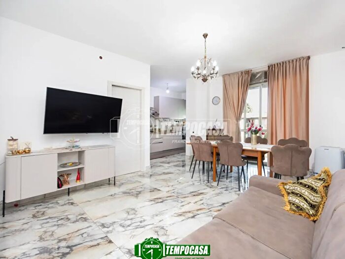 Appartamento trilocale in vendita in Via Torquato Tasso, Osio Sotto