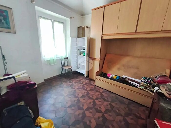 Appartamento quadrilocale in vendita in Via Certosa, Genova