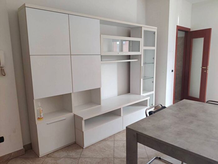 Appartamento trilocale in affitto in Centro, Cesano Boscone