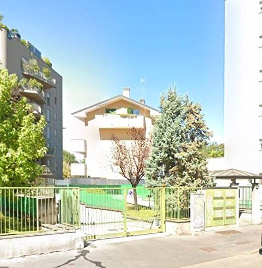 Appartamento trilocale in affitto in Via Gianfranco Zuretti, Cascina dei Pomi, Milano