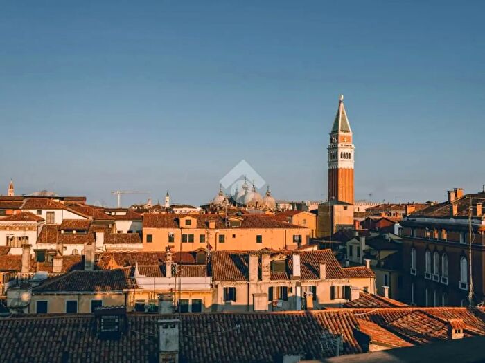 Appartamento trilocale in vendita in Sestiere San Marco, Venezia