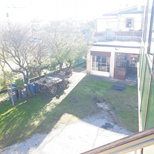 Casa con 6 locali in vendita in Via Lago di Lugano, Mira