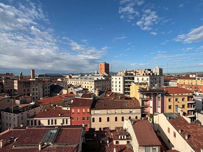 Appartamento monolocale in affitto in Largo Europa, Savonarola Ponte Molino, Padova