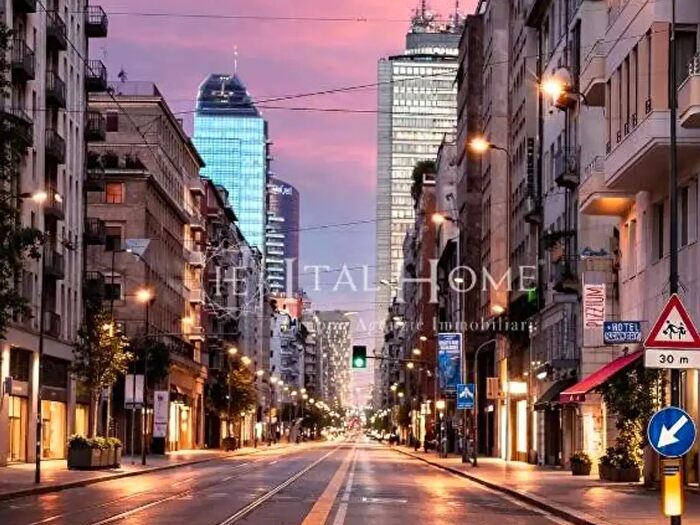 Appartamento bilocale in vendita in Viale Luigi Torelli, Milano