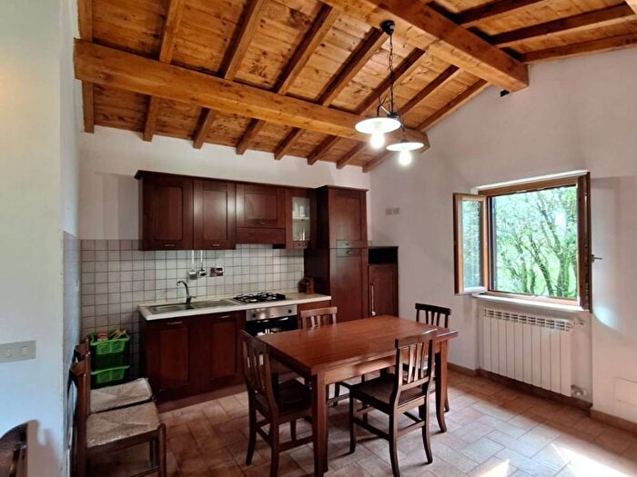 Casa trilocale in affitto in Centro, Caprarola