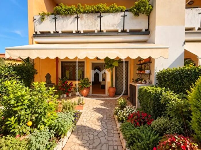 Appartamento trilocale in vendita in Via Guglielmo Quattrucci, Grottaferrata
