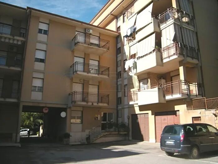 Appartamento trilocale in vendita in Via Paladini, Caltanissetta