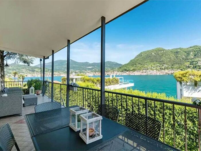 Casa con 6 locali in affitto in Via Porticcioli, San Felice del Benaco