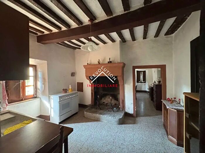 Casa con 6 locali in vendita in Somole, Apecchio