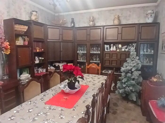 Appartamento con 5 locali in vendita in Modena