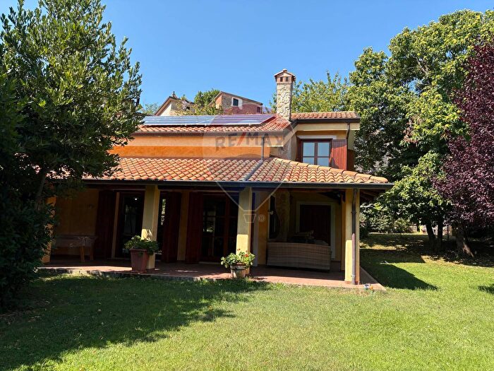 Casa con 14 locali in vendita in Via Croce, Cerisano