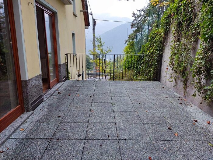 Appartamento con 5 locali in vendita in Craveggia