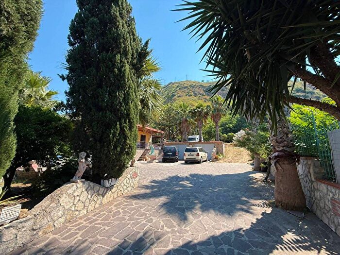 Appartamento bilocale in affitto in Via Marco Aurelio, Località Toiano Sotto il Monte, Pozzuoli