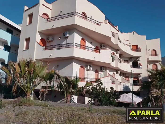 Appartamento con 5 locali in vendita in Giardini Naxos