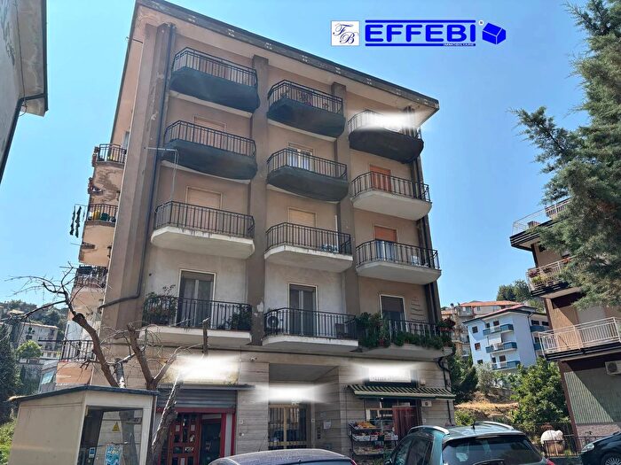 Appartamento con 5 locali in vendita in Via Basso La Motta, Mendicino