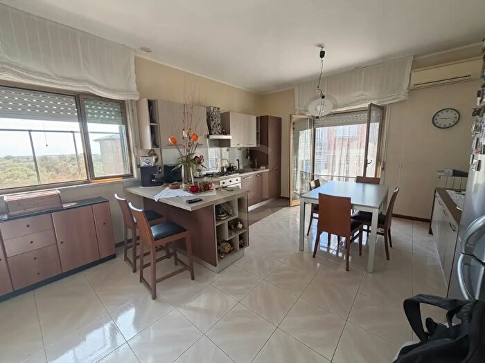 Appartamento con 5 locali in vendita in Via Sebastiano Catania B, Catania