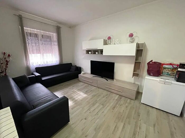 Appartamento con 5 locali in vendita in Via Luigi Cremani, Siena