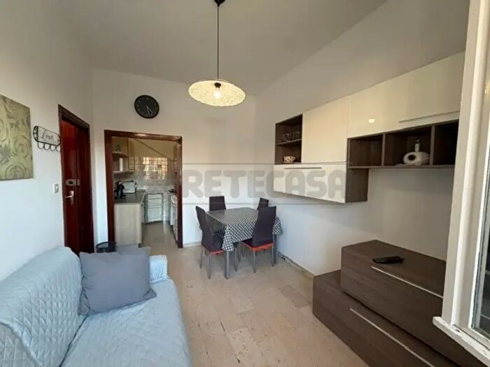 Appartamento trilocale in vendita in Corso IV Novembre, Borghetto Santo Spirito