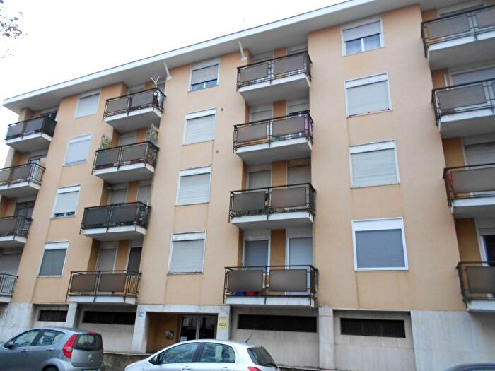 Appartamento monolocale in affitto in VIALE GIULIO CESARE, Sacro Cuore, Novara