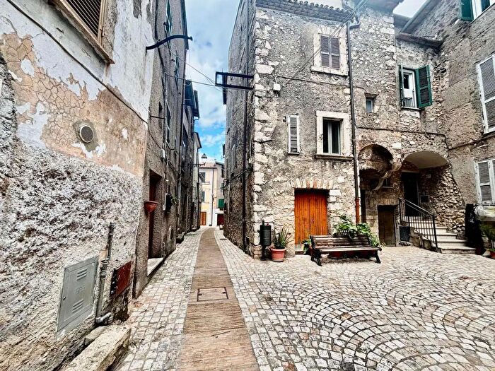 Appartamento bilocale in vendita in Via del Colle, Acuto