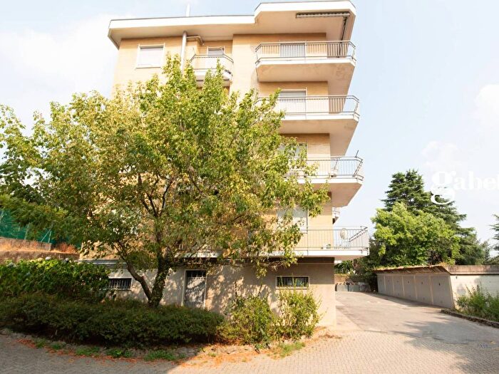 Appartamento trilocale in affitto in Via Ariosto, Centro, Besana in Brianza