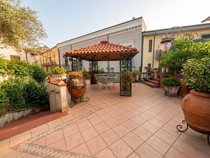 Appartamento con 6 locali in affitto in Via Vincenzo Belli, Atripalda