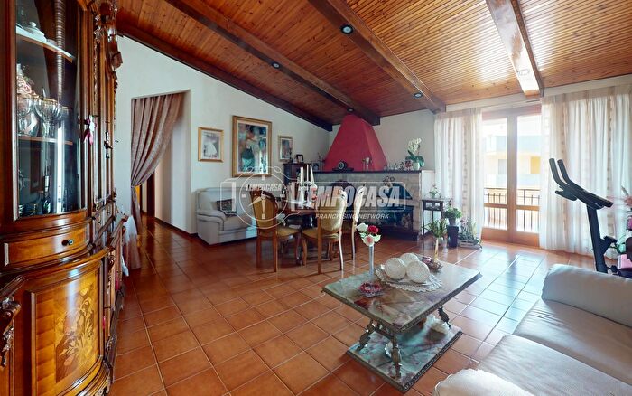 Casa con 5 locali in vendita in Via Adelfia, Casamassima