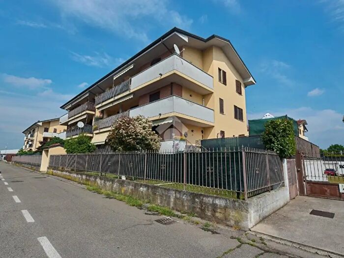 Appartamento trilocale in vendita in Via Cascina Rosa, Spino DAdda