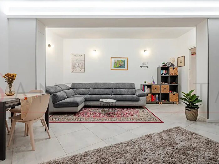 Appartamento bilocale in vendita in Via Varazze, Milano