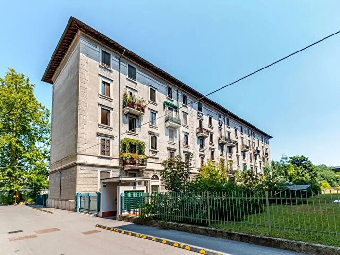 Appartamento trilocale in vendita in Via Camillo E Otto Cima, Milano
