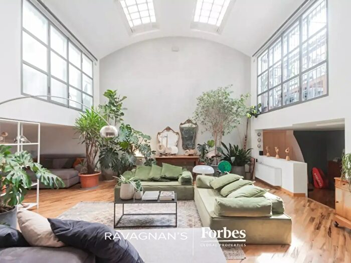 Appartamento con 8 locali in vendita in Via Antonio Bazzini, Milano