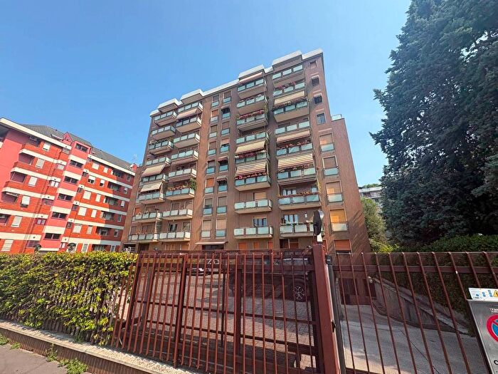 Appartamento bilocale in affitto in Via Ovada, Famagosta, Milano