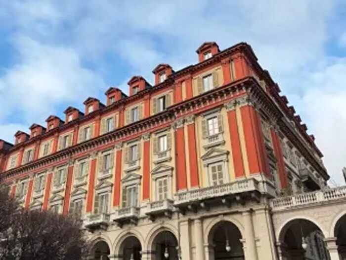 Appartamento quadrilocale in vendita in Piazza Statuto, Torino